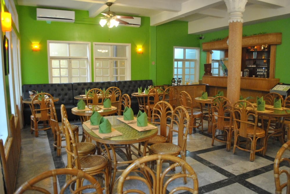 Smile Inn Hotel 49/62