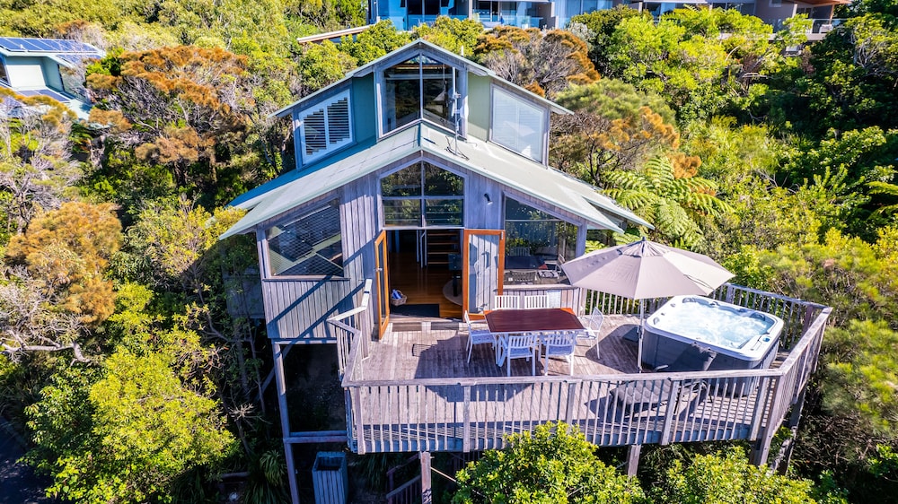 The Oasis Apartments and Treetop Houses 3/47