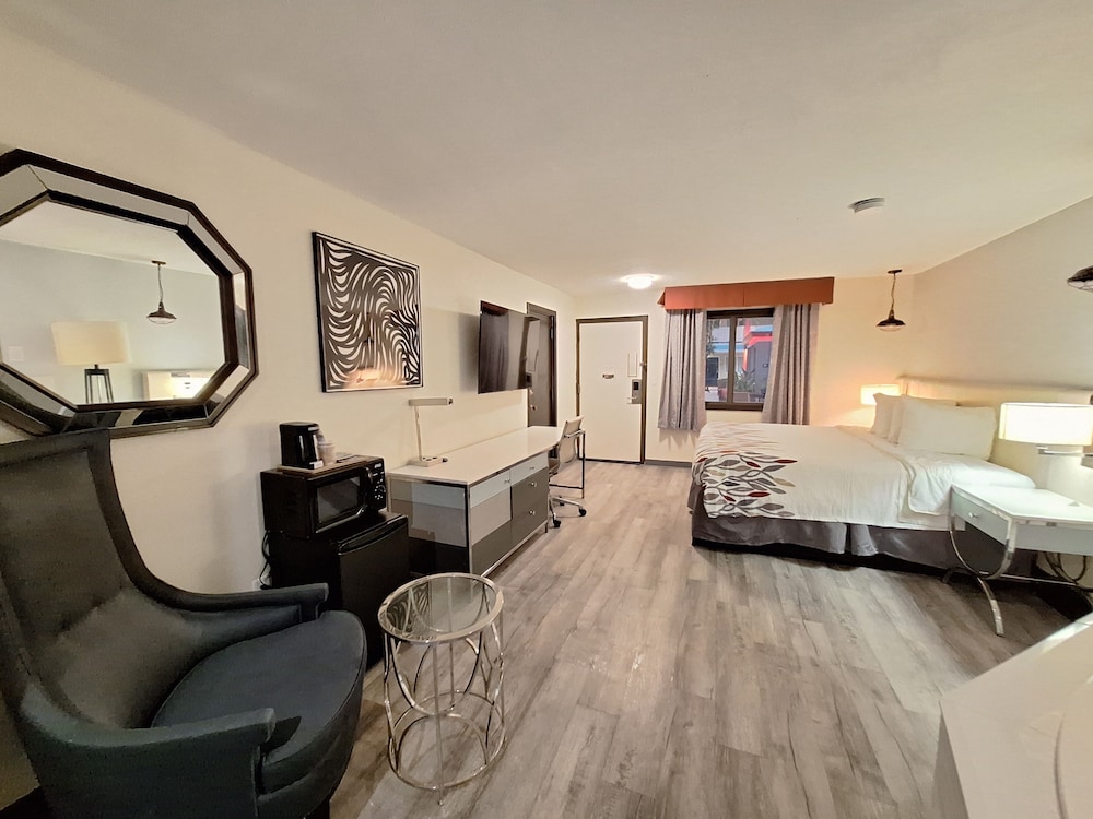 Travelodge by Wyndham Indianapolis Speedway 28/50
