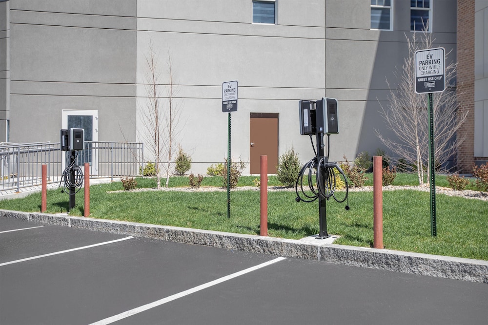 Home2 Suites by Hilton Chelmsford Lowell 20/36