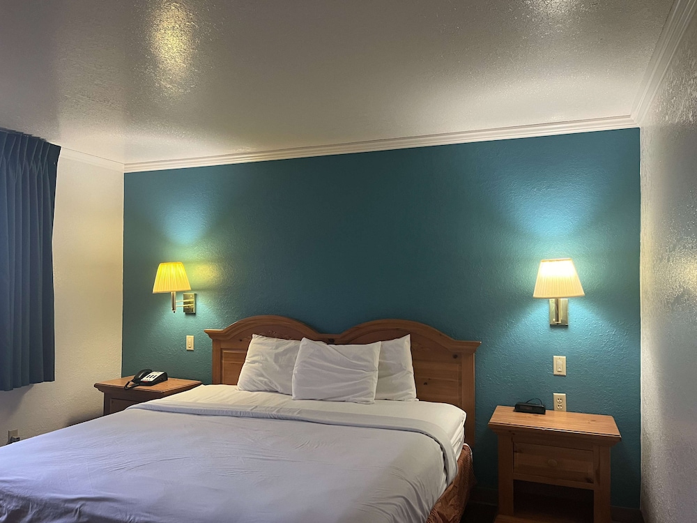 Motel6 Portland, IN 10/23