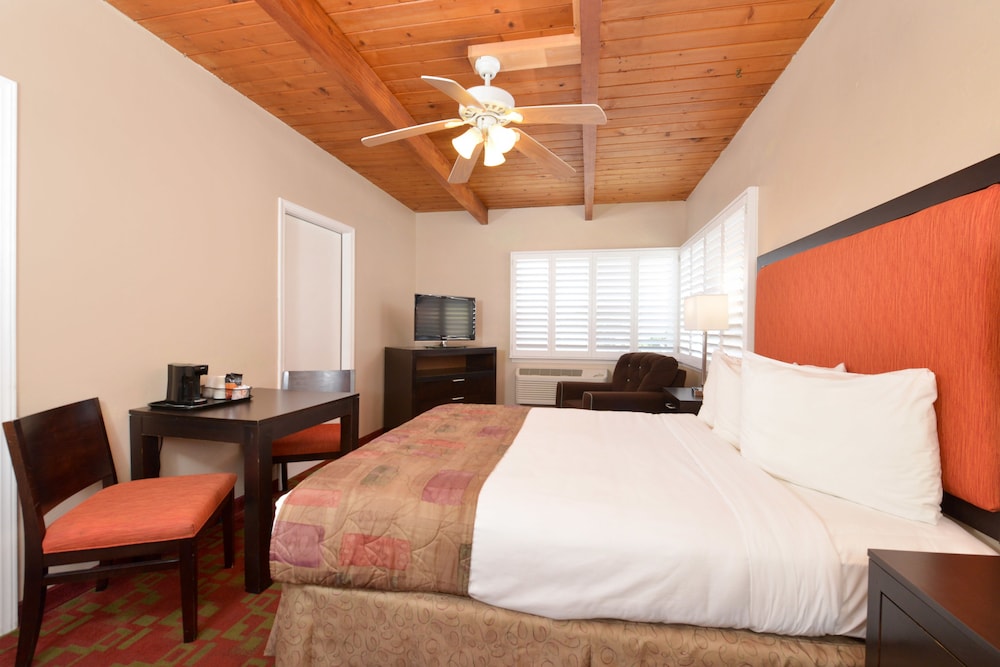 Pacific Shores Inn 16/56