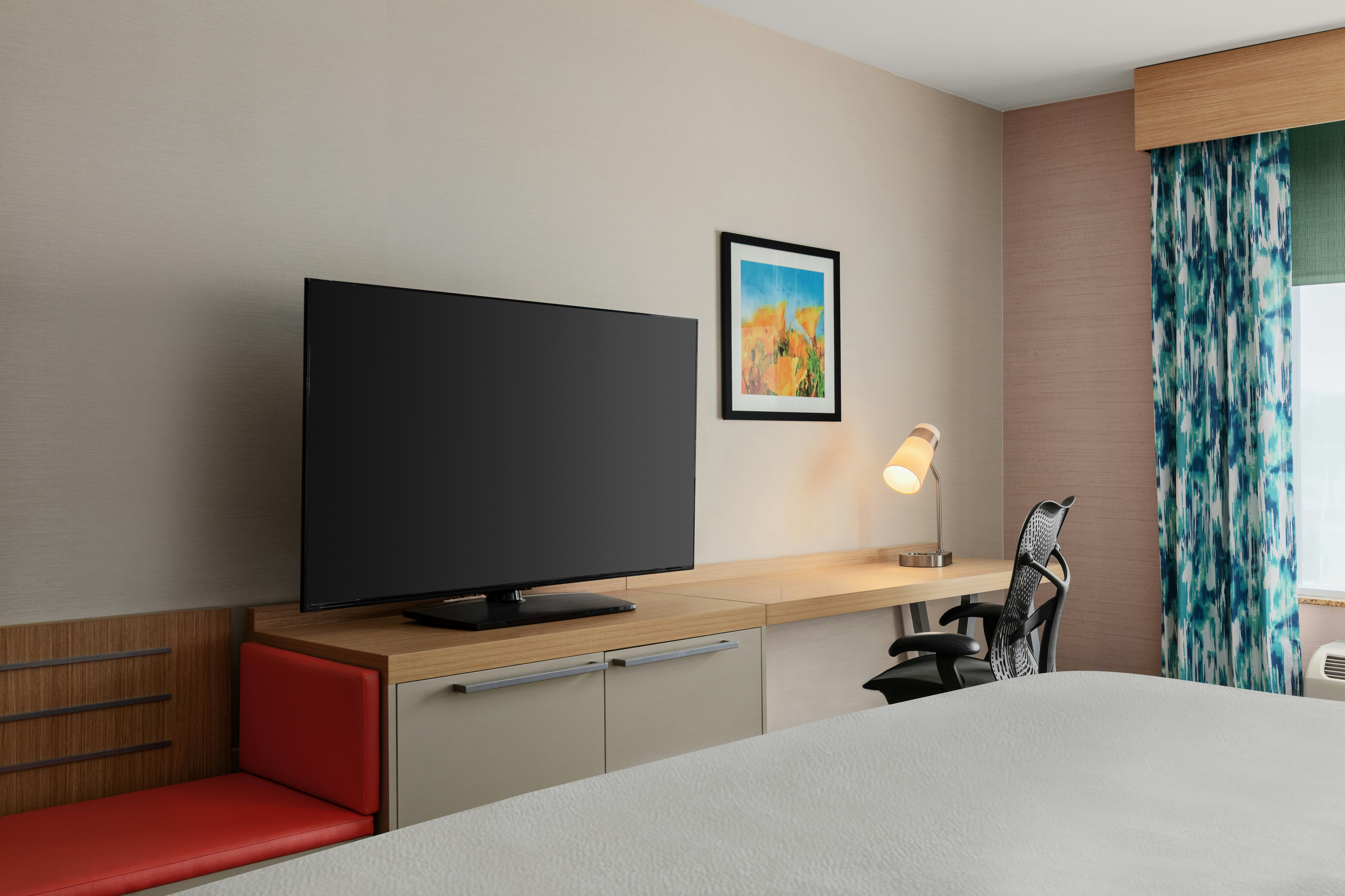 غرفة بسرير كينج لذوي الإعاقة، Hilton Garden Inn Palmdale 4/7