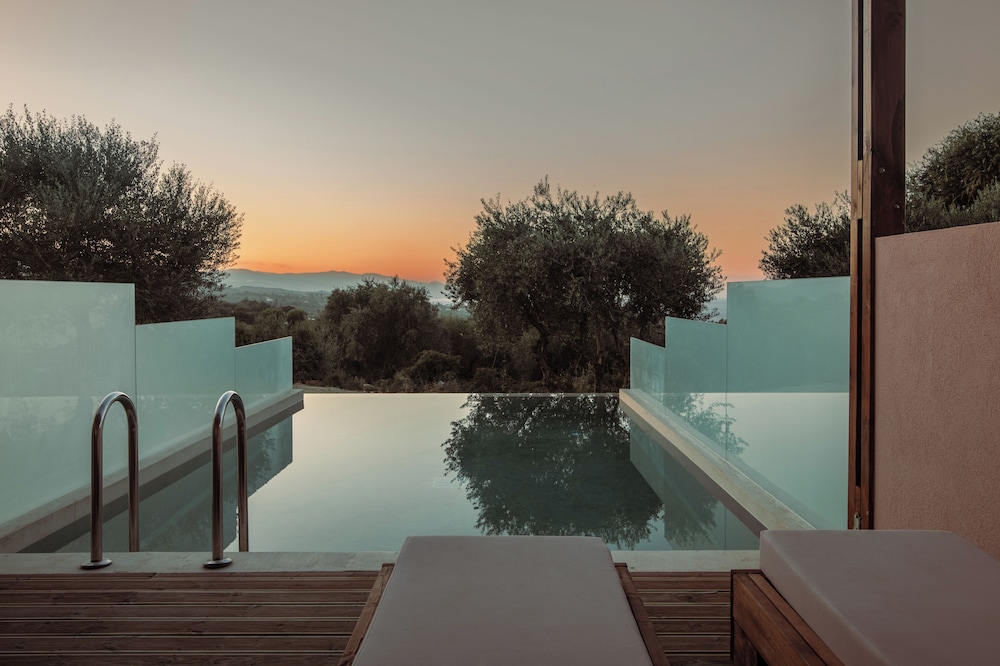 Elegance Luxury Executive Suites - Adults Only 27/58