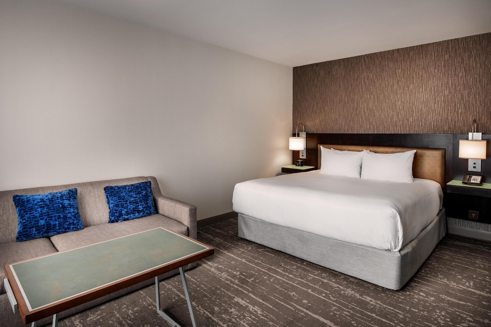 Hyatt Regency Indianapolis 15/69