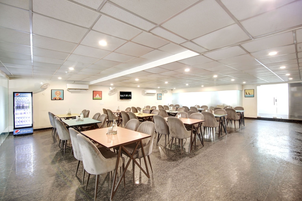 Saltstayz Hotel Huda City Center 30/49