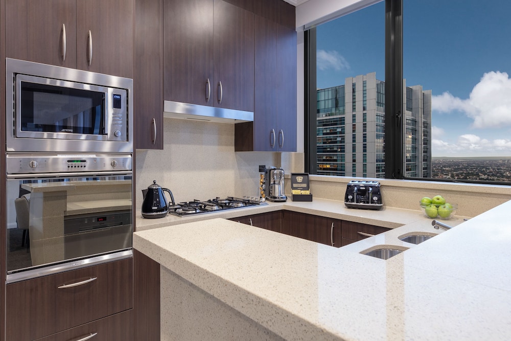Meriton Suites Pitt Street 1/65