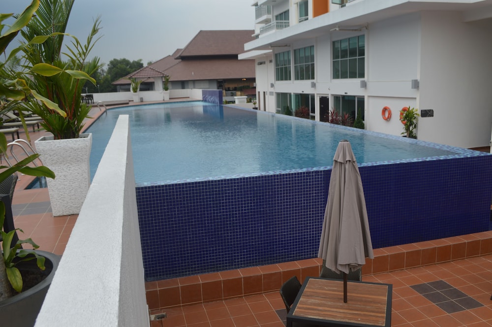 Hotel Tenera Bandar Baru Bangi 38/65