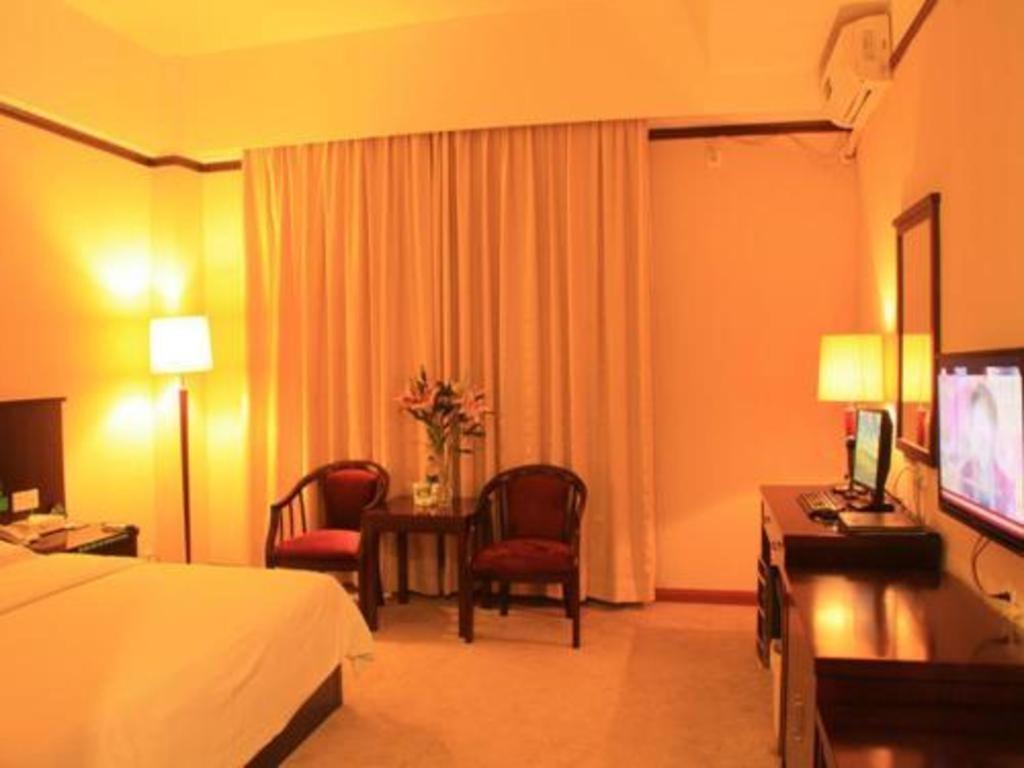 Greentree Inn Zhongshan Nanlang Town Light Rail Station Hotel 34/44