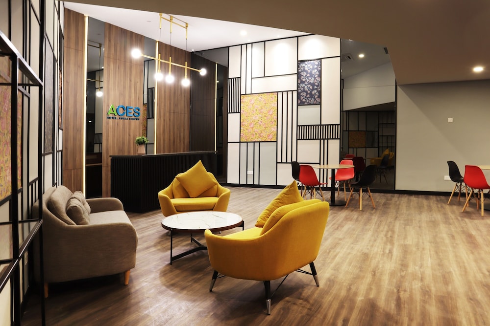 Aces Hotel 26/32