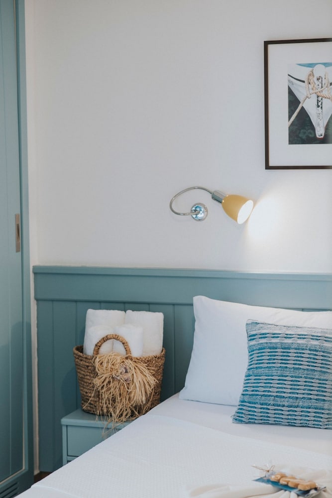Saronis Hotel 14/50