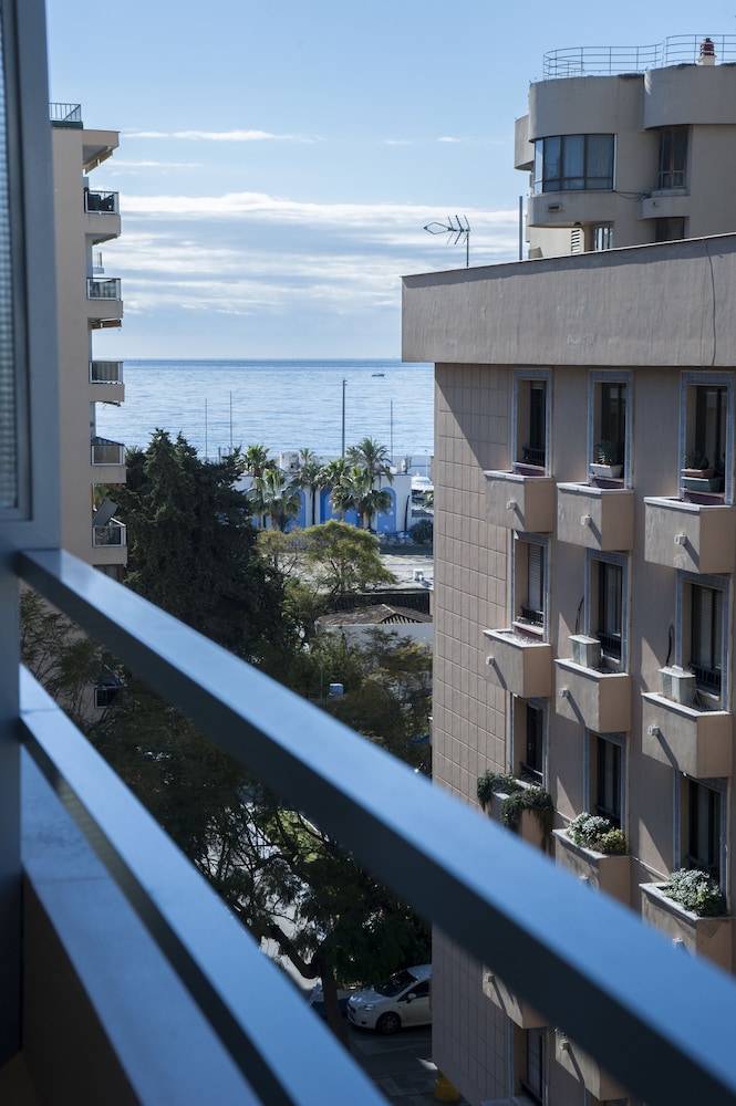 El Faro Inn Apartments 2/56