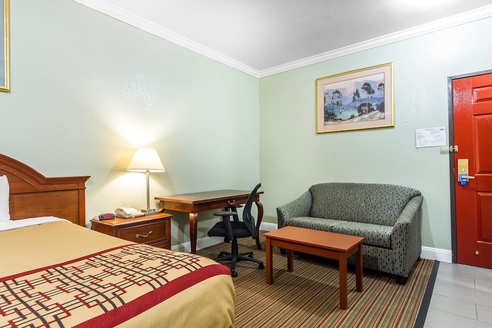 Suites Hayward - Oakland South 16/41