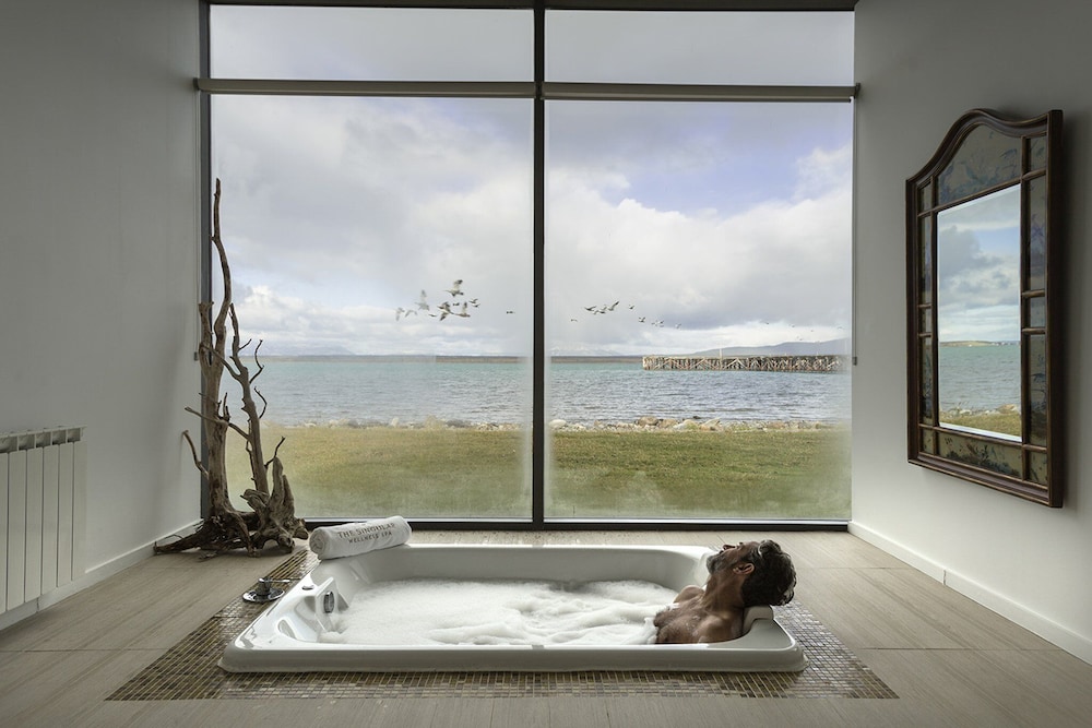 swimming pool spa