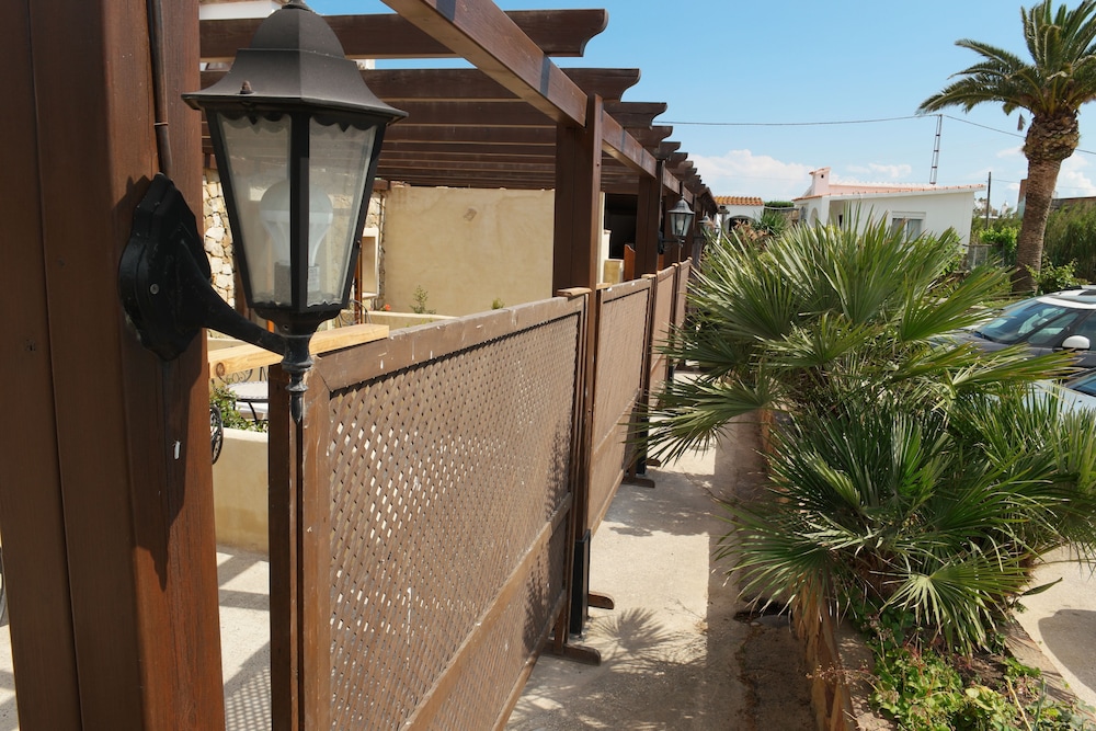 El Rancho 2/32