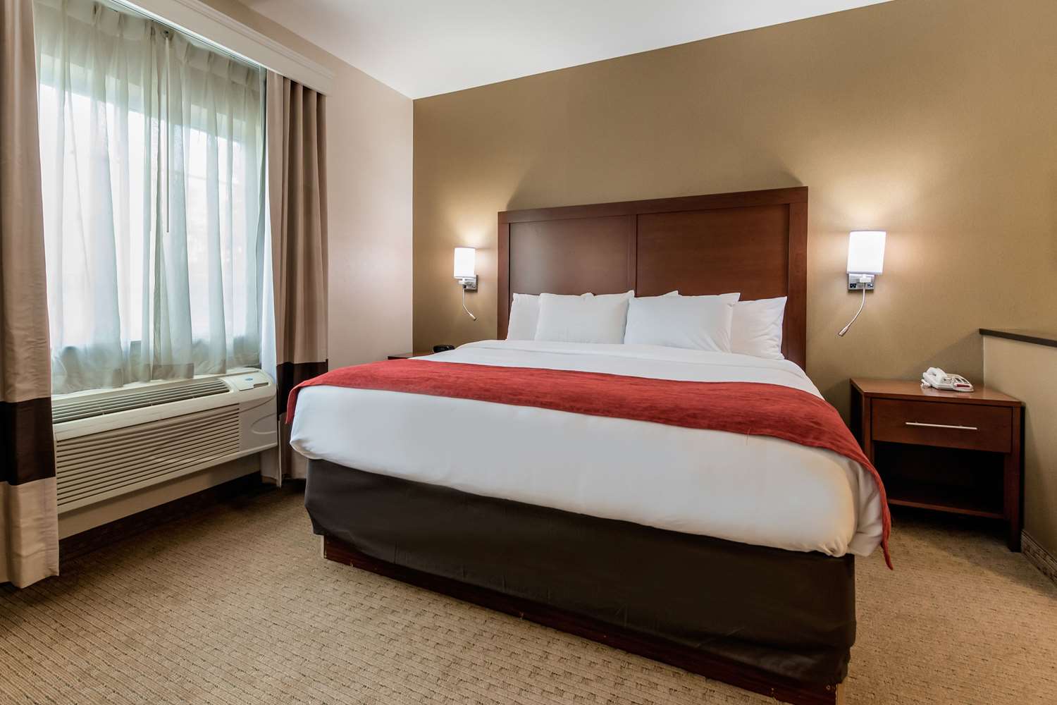 Suite, King Bed