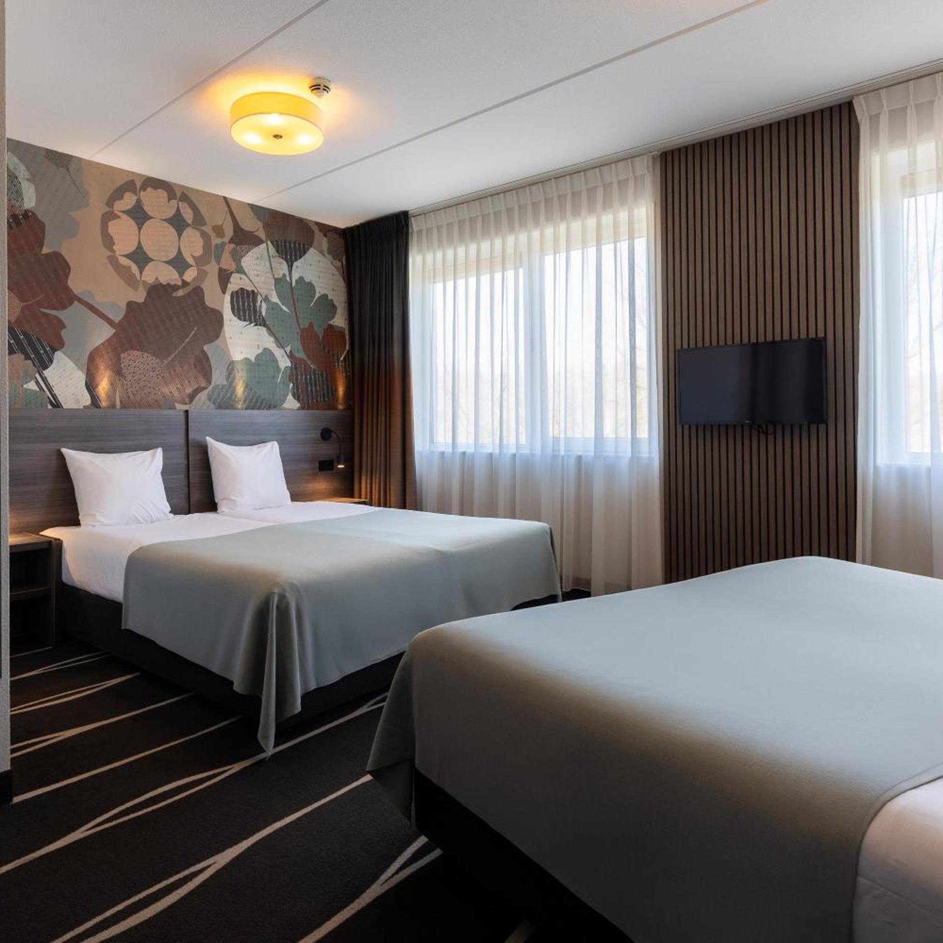 Room, Quadruple
