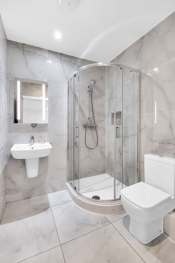 Signature Hotel London 45/50