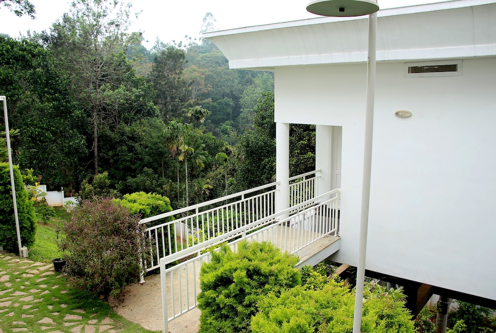 The Fog Munnar Resorts And Spa 4/55