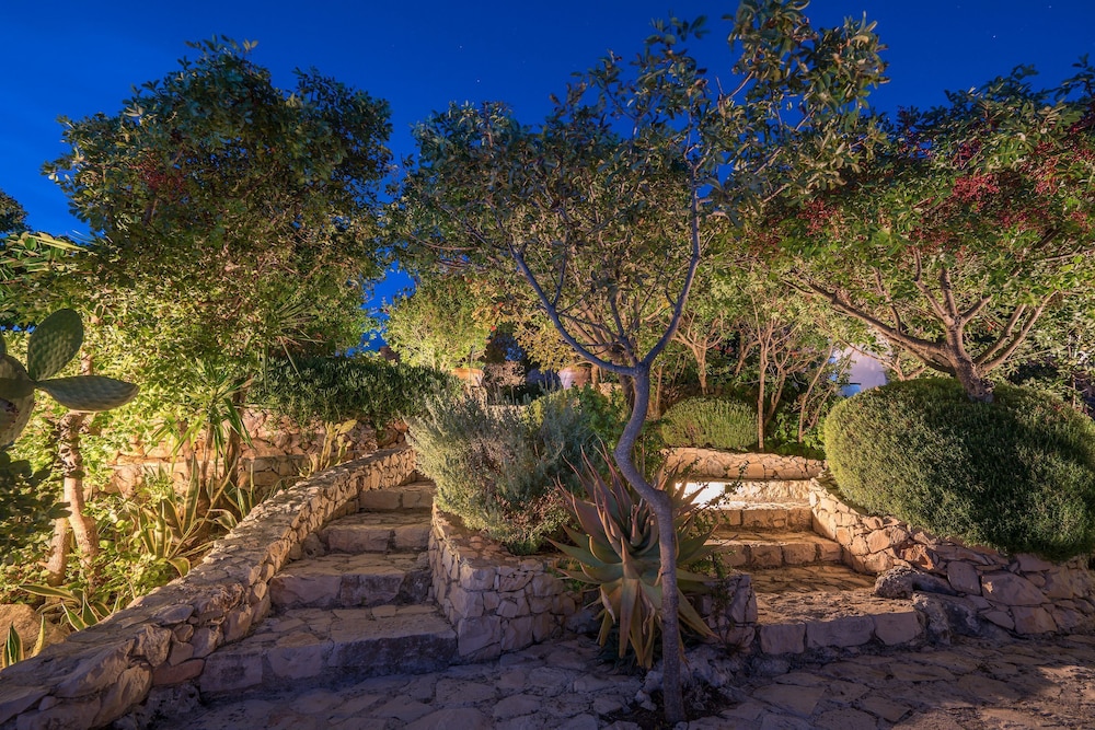 Askos Villa 23/35
