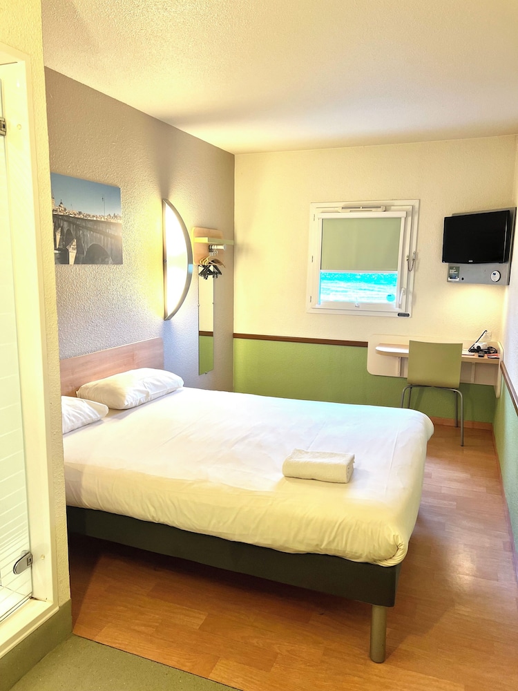 Ibis Budget Cosne Sur Loire 24/51