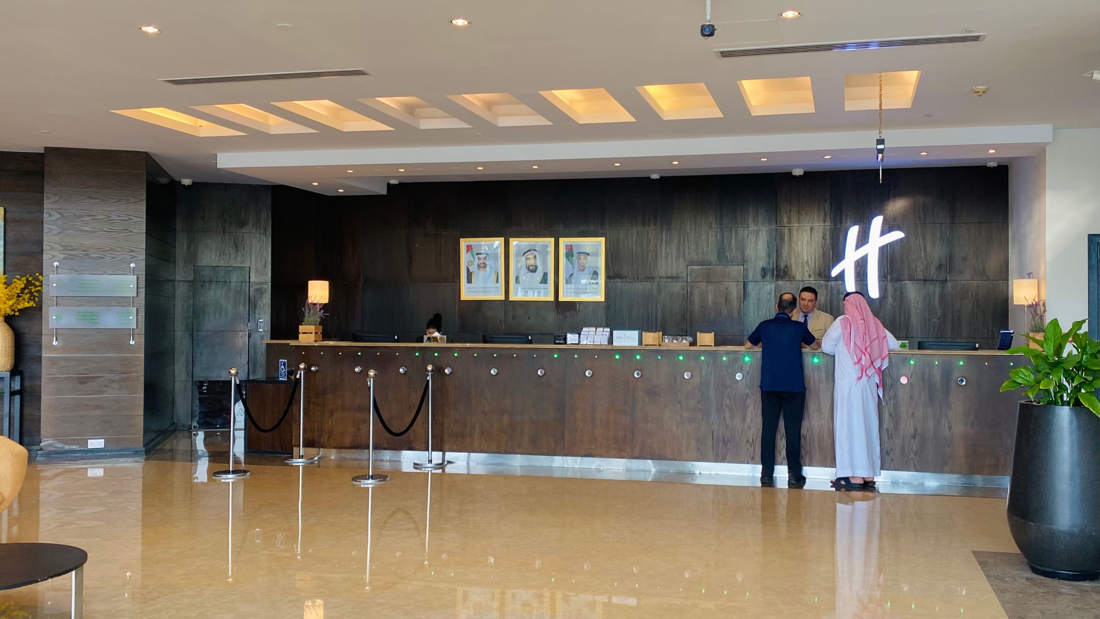 Holiday Inn Abu Dhabi Hotel 11/73