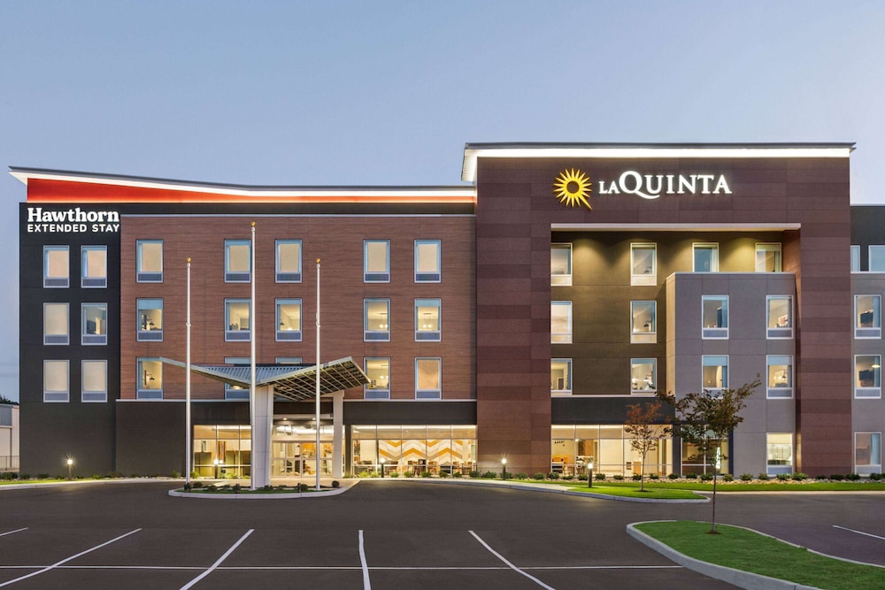 La Quinta Inn & Suites by Wyndham Mount Laurel / Moorestown 3/58