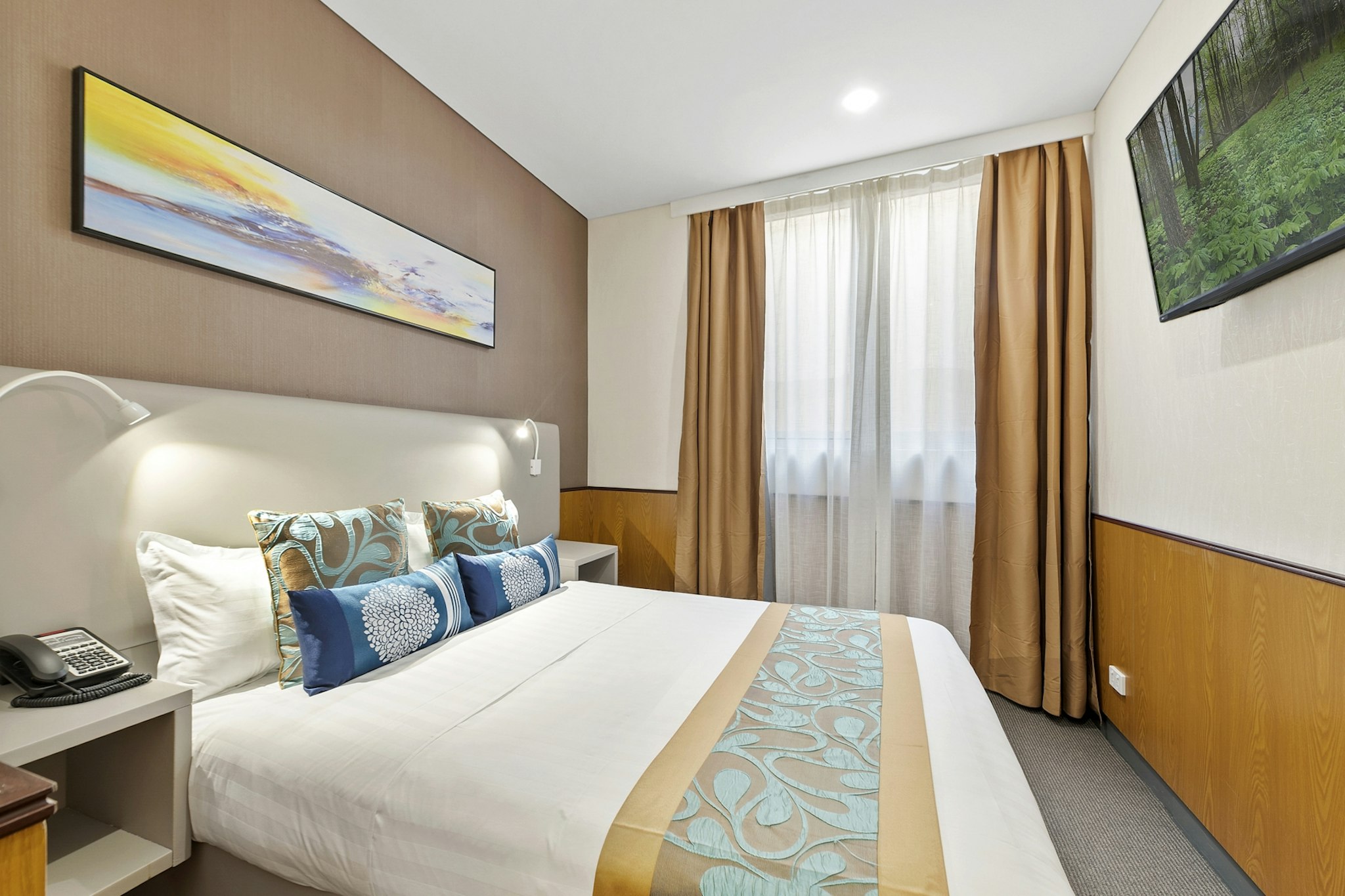 YEHS Hotel Sydney QVB 16/44