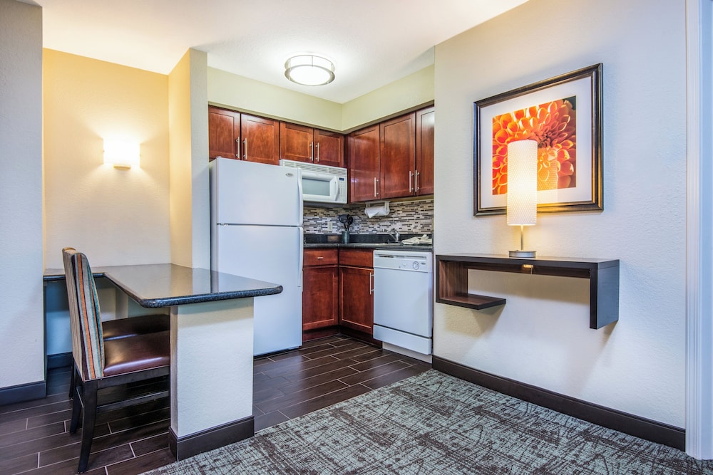 Staybridge Suites Allentown West 3/40
