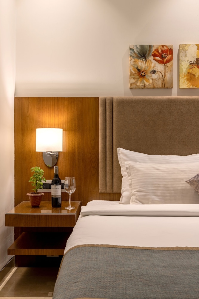 Kwality's Motel Shiraz 16/40