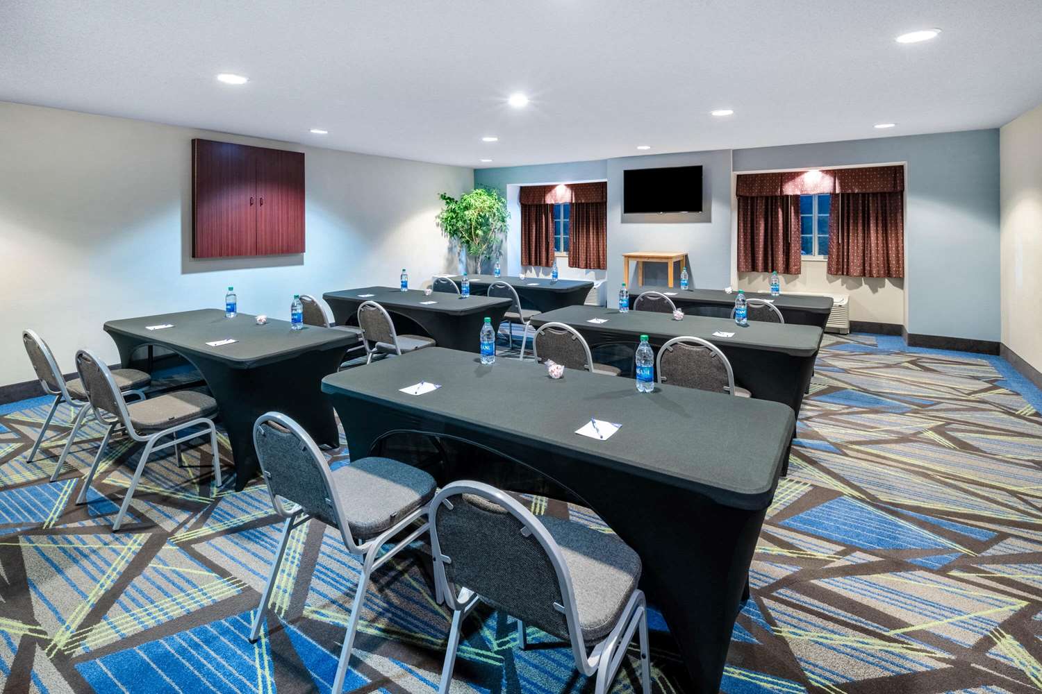 Microtel Inn And Suites Columbus North 10/19