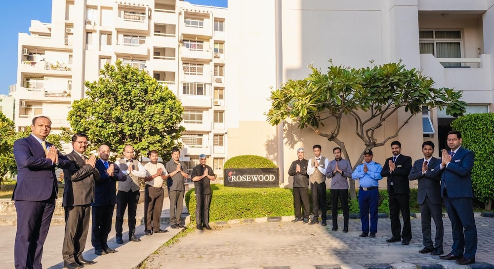 Rosewood Apartment Hotel 30/30