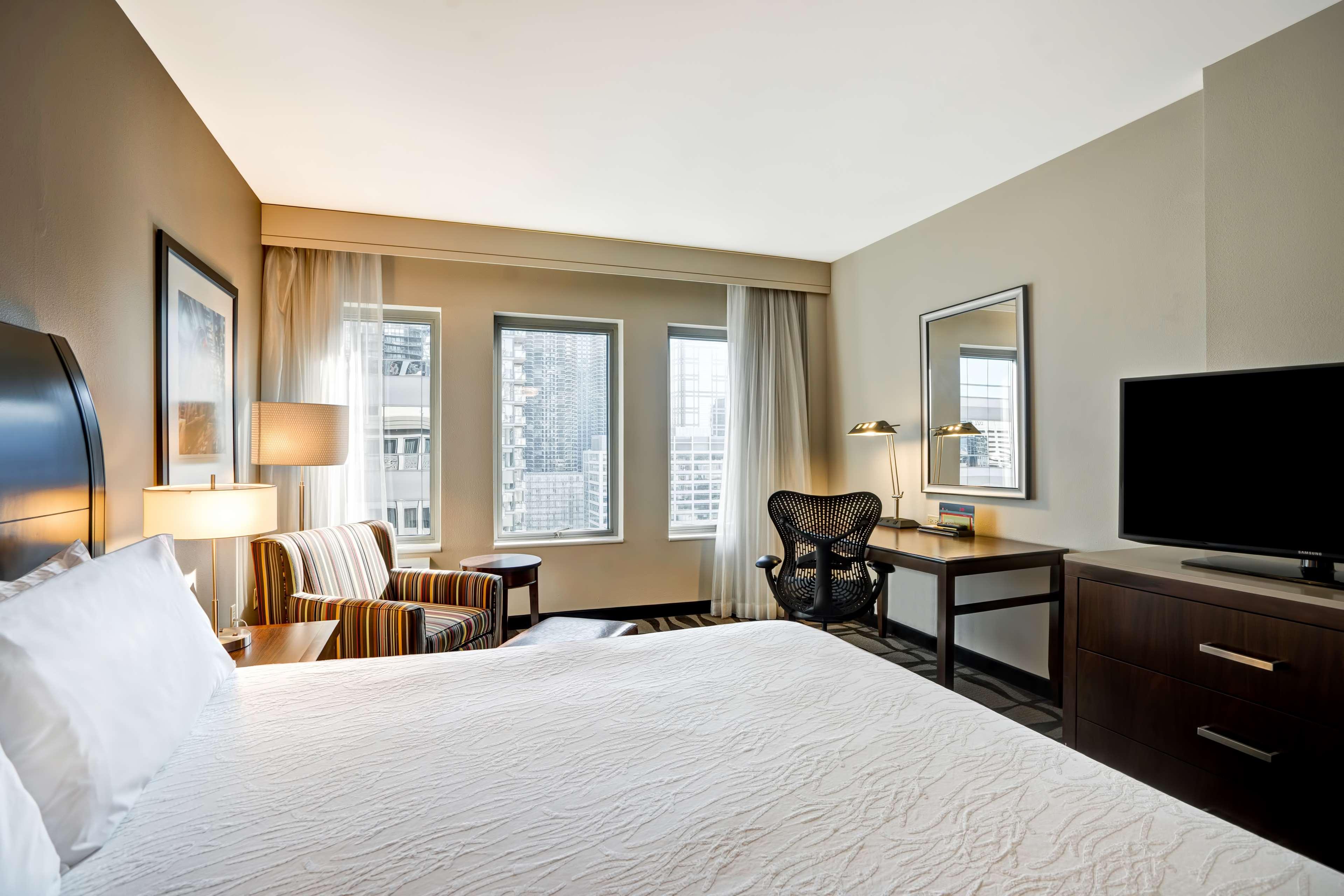 ROOM, KING BED, DOWNTOWN VIEW
