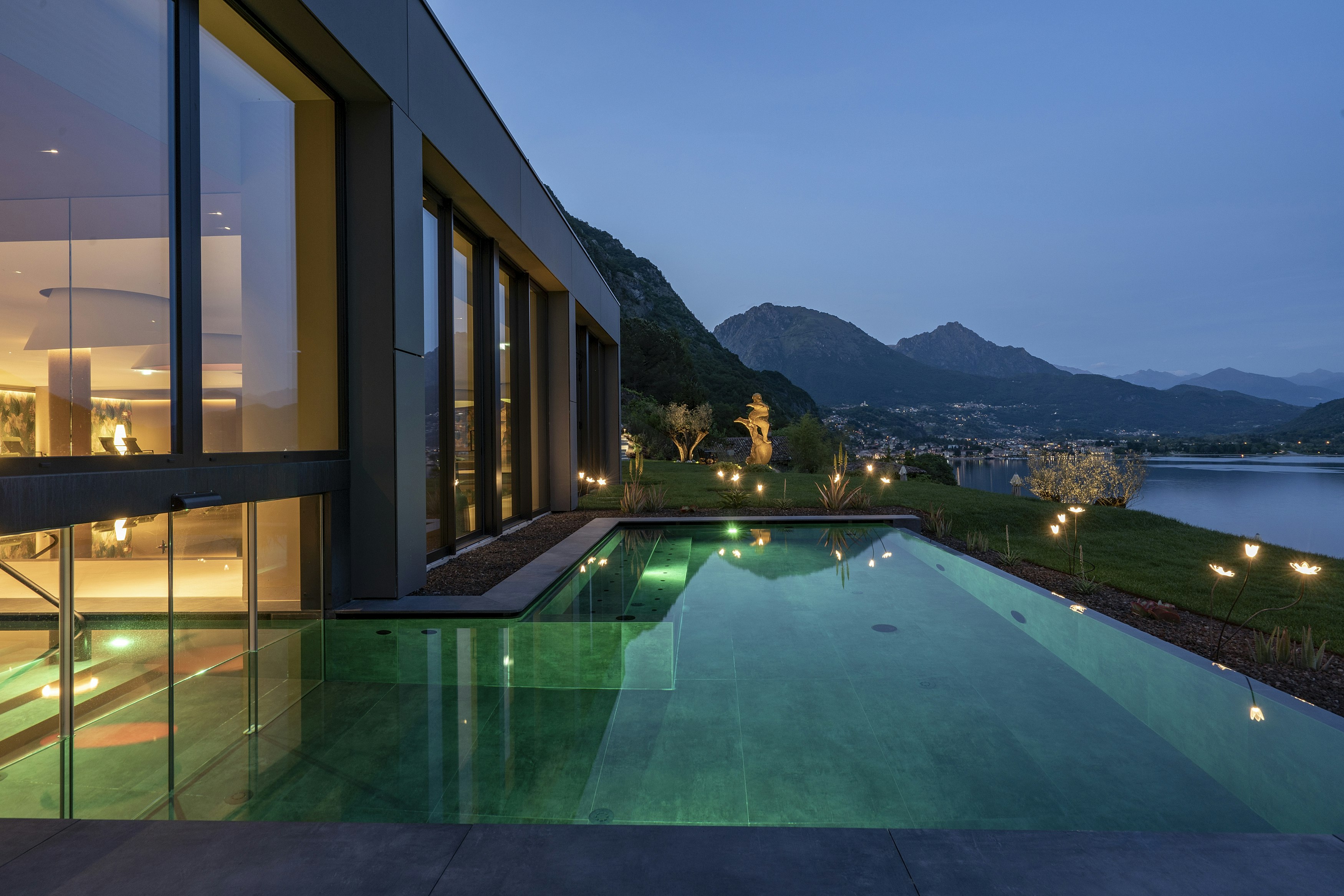 ARIA Retreat and SPA 6/65