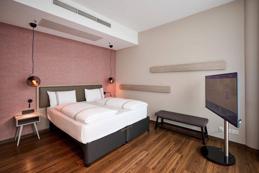 Standard, Double or Twin Bed