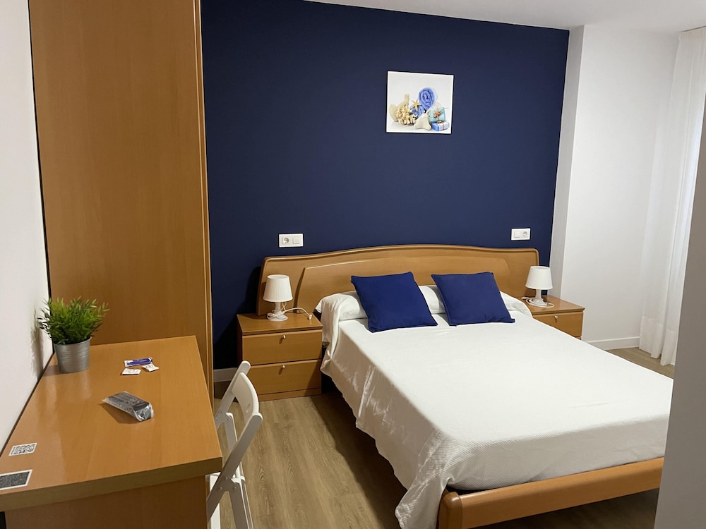 Pension Playa De Sardineiro 8/30