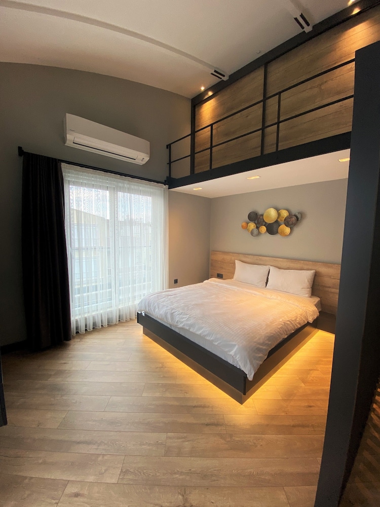 Z-Suites 15/50
