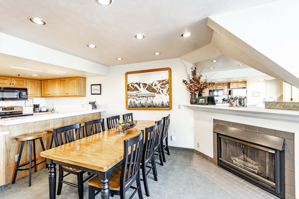 Lodge At Mountain Village 63/77