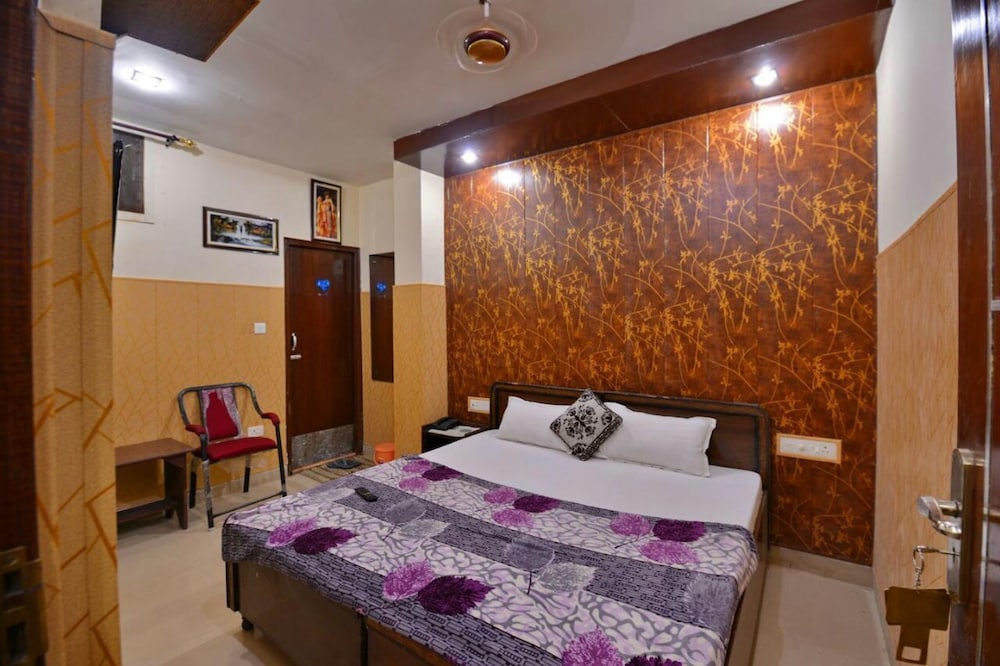 Hotel Dharam Villa 11/15