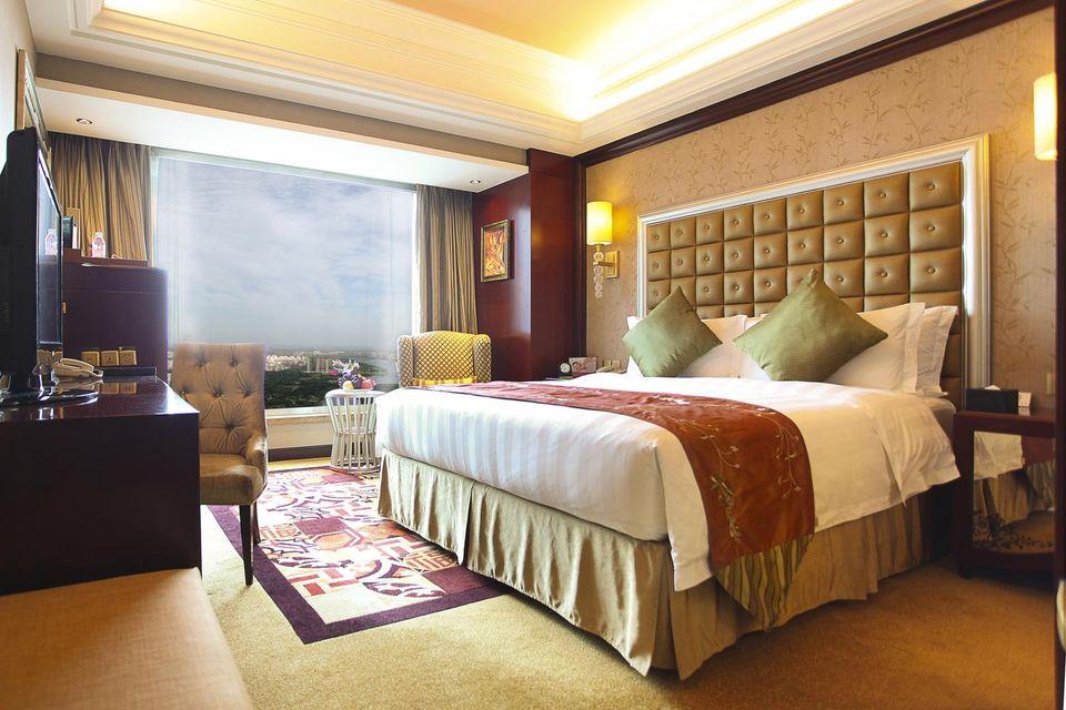 Room, King Bed, Panoramic Floor, River View, Golden Lounge Access