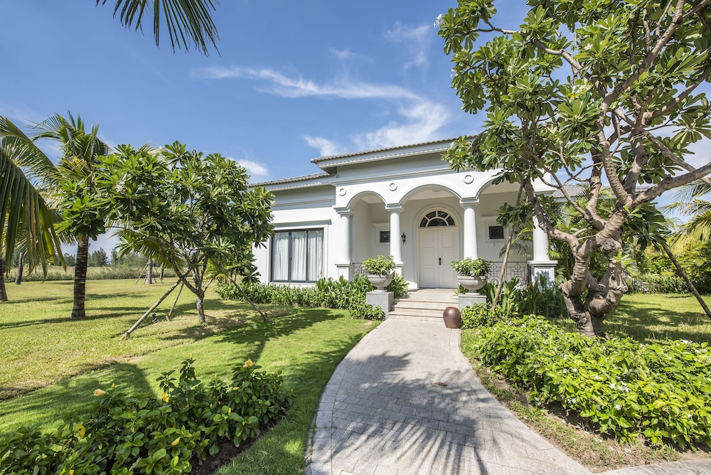 Melia Vinpearl Cua Hoi Affiliated by Melia 6/61