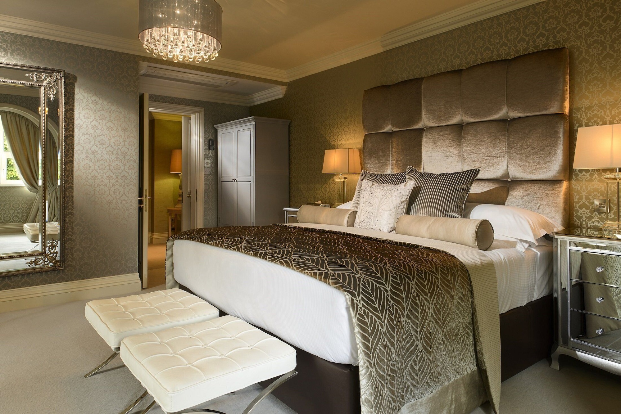 MUCKROSS, SUITE
