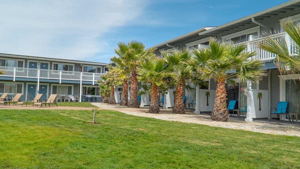 San Simeon Lodge 62/68