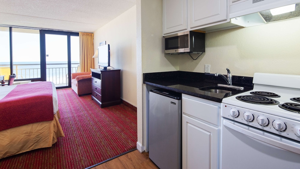Best Western Ocean Sands Beach Resort 24/35