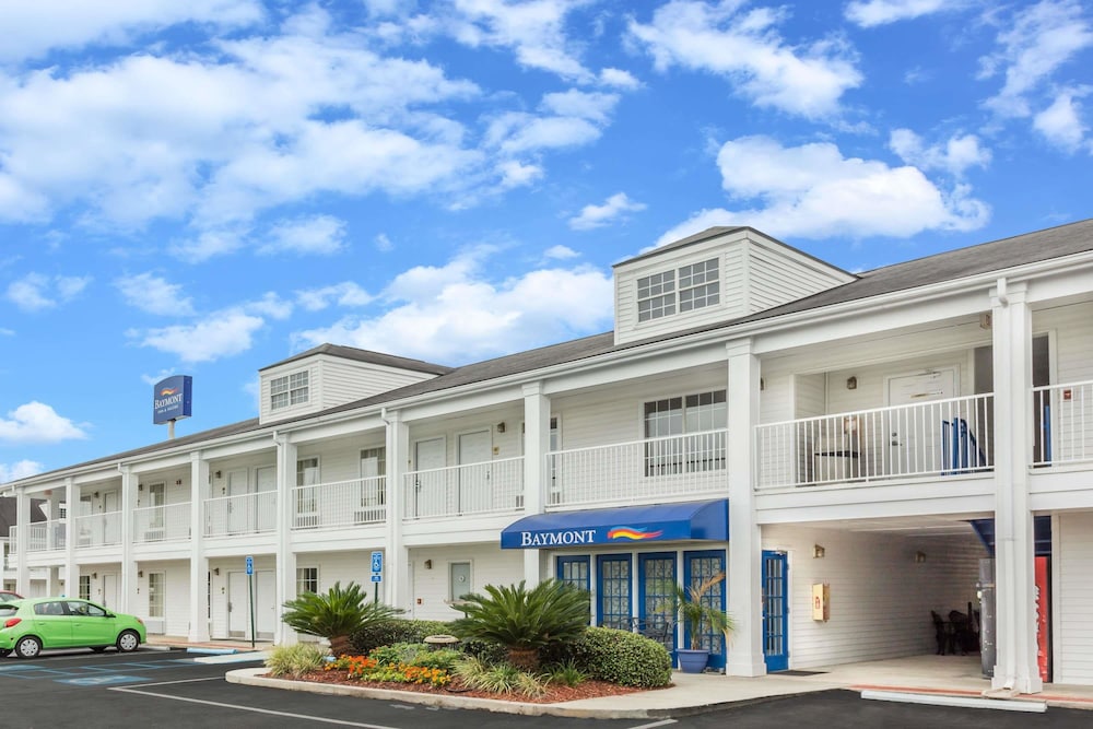 Baymont By Wyndham Valdosta At Valdosta Mall 1/36