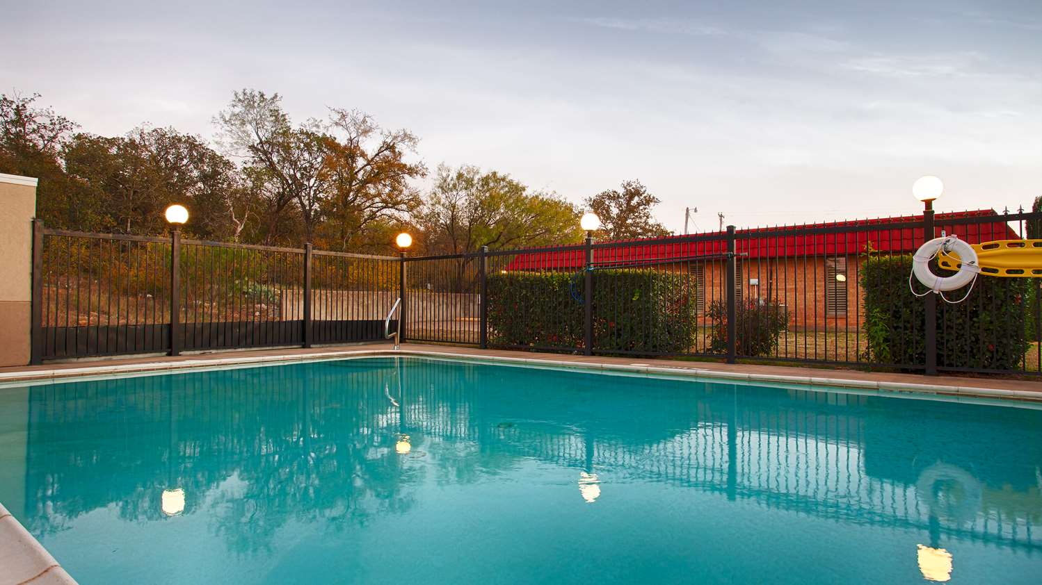 Best Western Plus Graham Inn 1/6