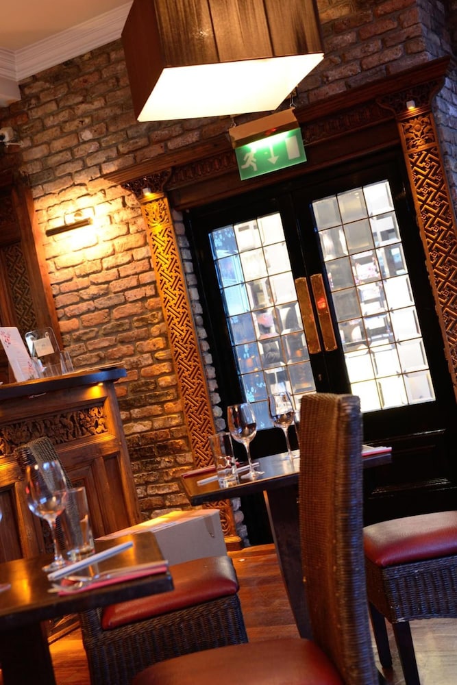 Treacys Hotel Enniscorthy 52/63