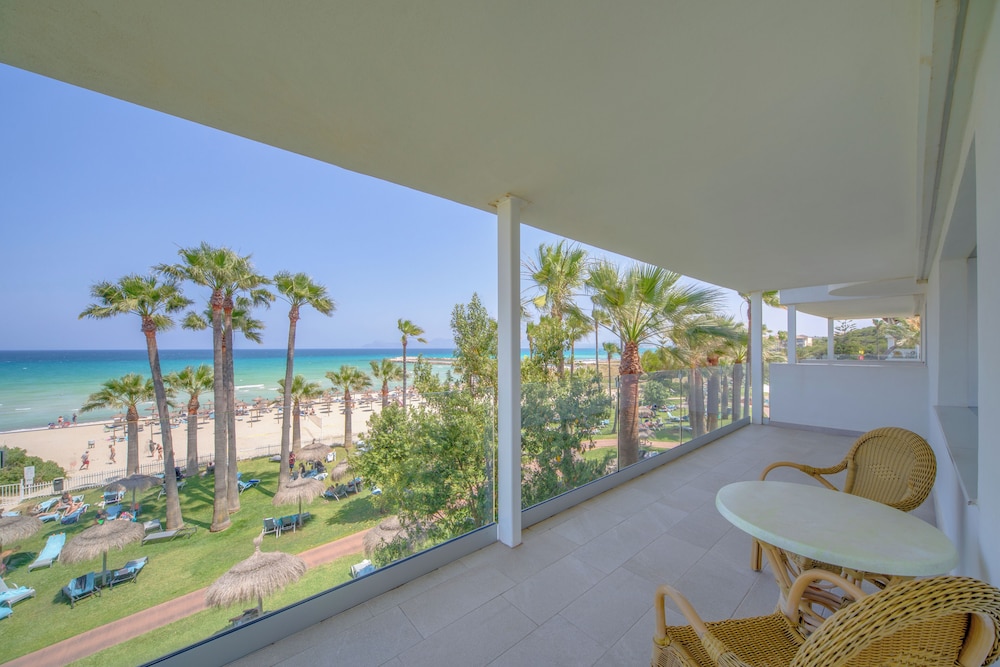 Playa Esperanza Resort 48/82