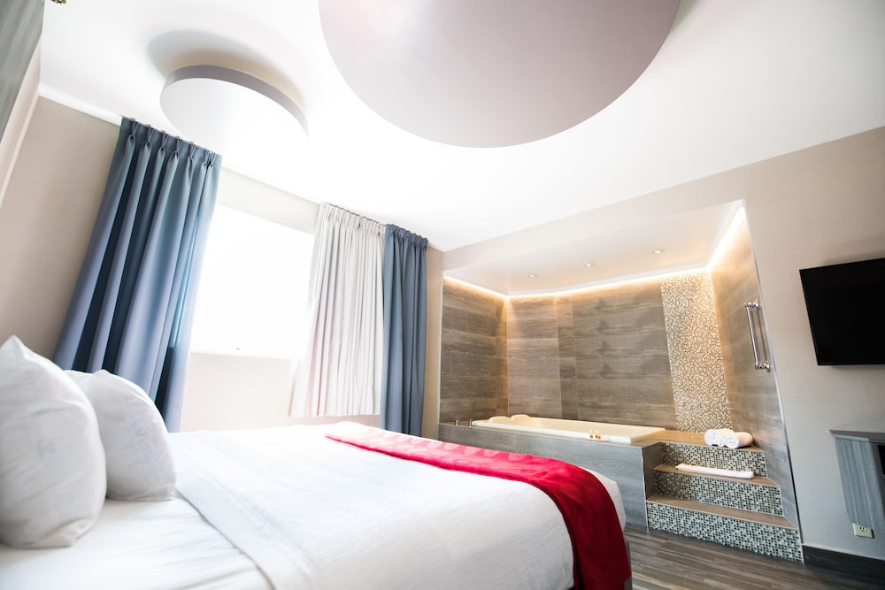 Ramada by Wyndham Bronx 28/55