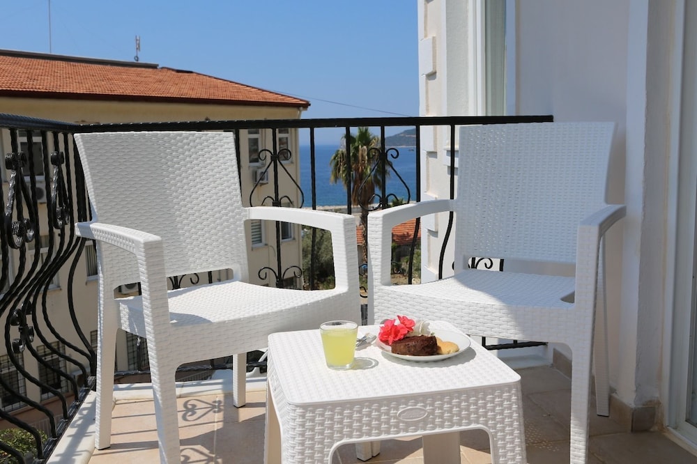 Mina Apart Hotel 25/37